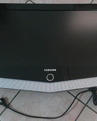 TV Samsung senza piedistallo, "da parete"