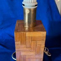 Lampada da tavolo in rattan e ottone vintage