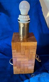 Lampada da tavolo in rattan e ottone vintage