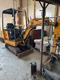 Mini escavatore jcb