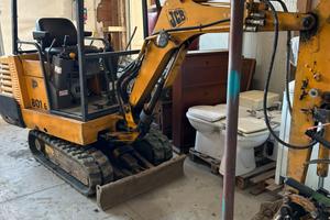 Mini escavatore jcb