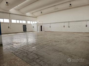 Magazzino/deposito/garage in via Trani Barletta