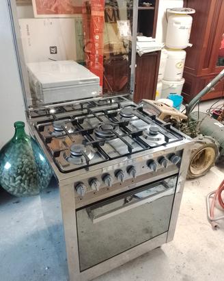 Cucina Hotpoint Ariston 