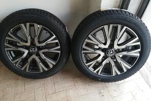 4 cerchi piu gomme antineve toyota yaris cross