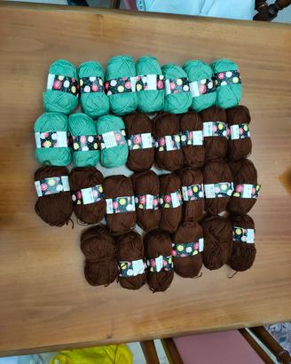 gomitoli lana verde marrone