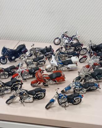 lotto enrome 18 Harley Davidson modellini Maisto