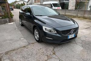 VOLVO V60 D2 Geartronic Momentum