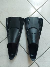 pinne nuoto piscina