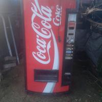 Distributore coca cola