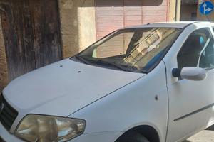 Automobile fiat punto 13 multijet