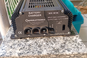 Caricabatterie Nord elettronica NE 186