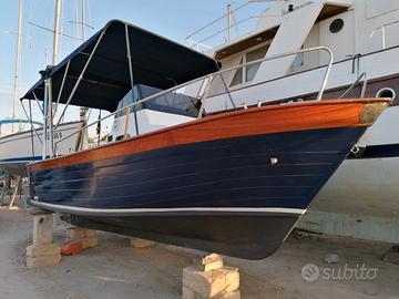 Gozzo in vetroresina