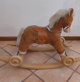 cavallo a dondolo 