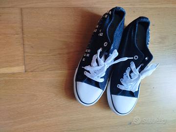 Scarpe con tacco invisibile 