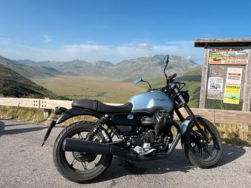 Guzzi V7 stone IV 2021