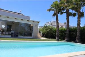 Villa con piscina ad uso esclusivo-CAPITOLO