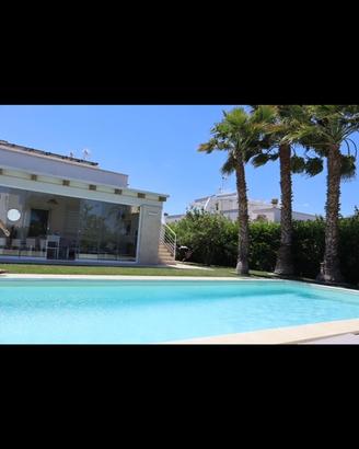 Villa con piscina ad uso esclusivo-CAPITOLO