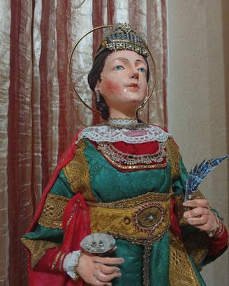 Statua di Santa Lucia - vestita , restaurata.