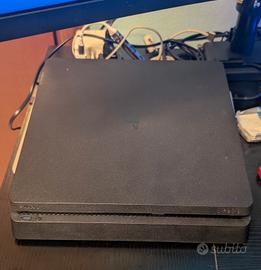 PS4 Slim 