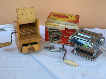 Grattuggia e macchina per fare pasta vintage