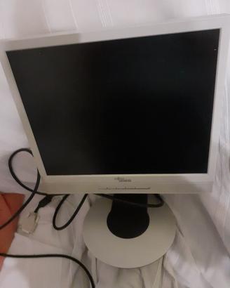Monitor Fujitsu Siemens Scenic VIEW P17 37x35  cm
