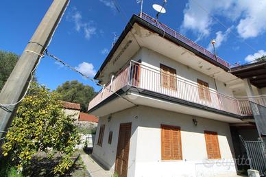 3 LOCALI A CENTOLA
