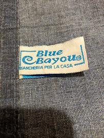 Coppia copridivano tre posti