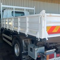 Autocarro cassonato isuzu 75 q.li