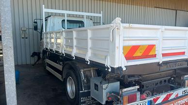 Autocarro cassonato isuzu 75 q.li
