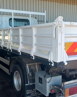 Autocarro cassonato isuzu 75 q.li