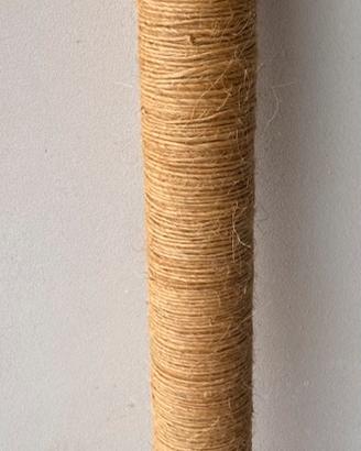 Lettiera e tiragraffi fatto a mano