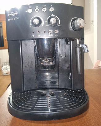 MACCHINA CAFFÈ  Magnifica ESAM