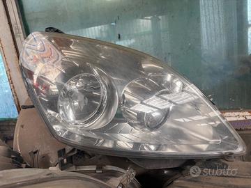 FARO ANTERIORE DESTRO OPEL ZAFIRA ANNO:2007