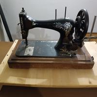 ANTICA MACCHINA DA  CUCIRE SINGER