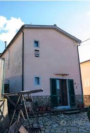 Casa libera su 3 lati