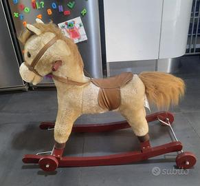 cavallo a dondolo