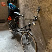 Bicicletta con seggiolino