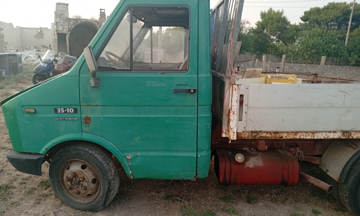 Iveco 35 10 ribaltabile