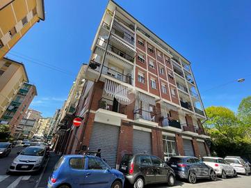 4 LOCALI A LA SPEZIA