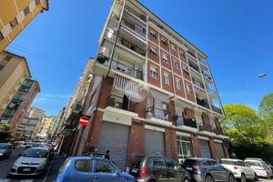 4 LOCALI A LA SPEZIA