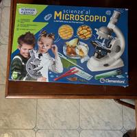 Gioco “ Scienze al Microscopio “ Clementoni