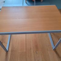 Tavolo design Horm in legno e acciaio allungabile