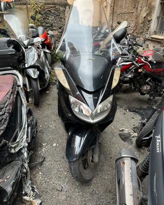 RICAMBI MAJESTY 400 YAMAHA NO INTERO