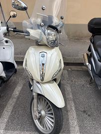 Piaggio Beverly 300 i.e. 2016