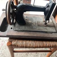 Machina da cucire antica