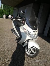 Suzuki Burgman 400 revisionato