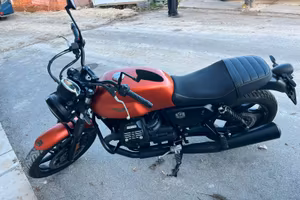Moto Guzzi V7 stone IV  CENTENARIO