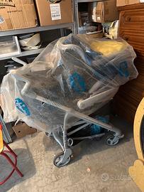 Passeggino carrozzina trivalente
