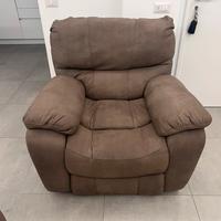 Poltrona e Divano due posti recliner elettrico