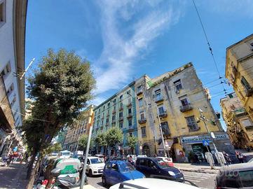 MONOLOCALE A NAPOLI